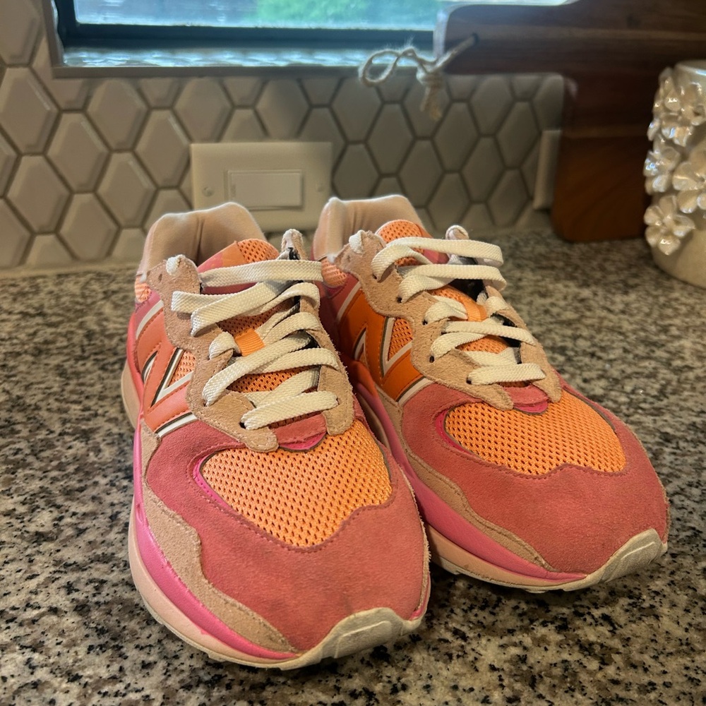 Viral Pink and orange sold out new balance sneakers - Picture 3 of 6